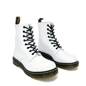 New Dr. Martens 1460/25057 Softy T Leather Lace-Up Boots White Women’s Size 10
